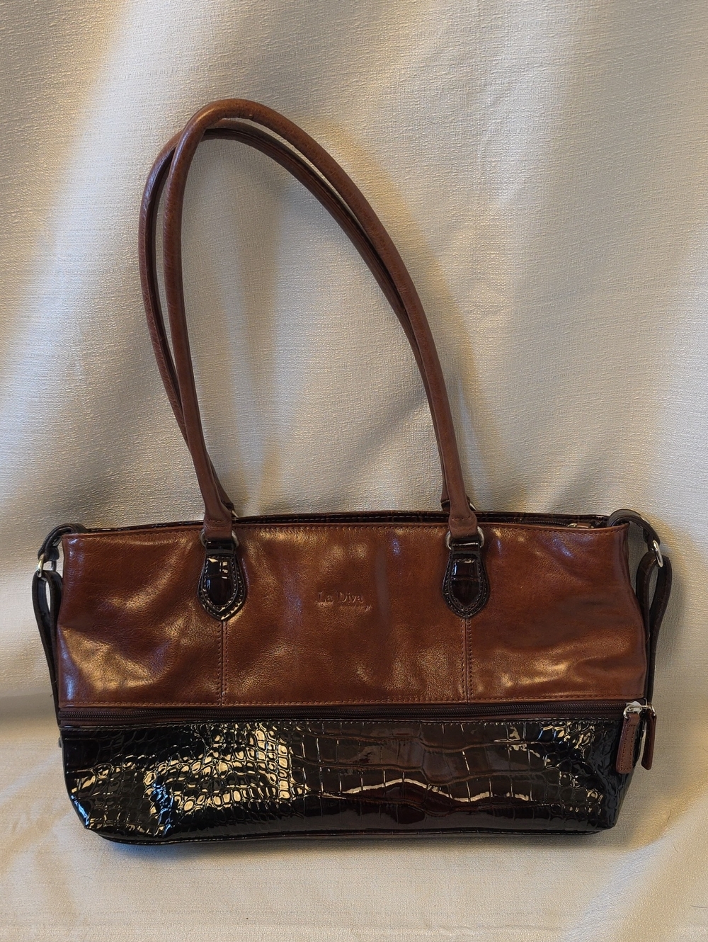 Classic La Diva Italian Design Two-Tone Brown Shoulder Bag with Zippered Top
